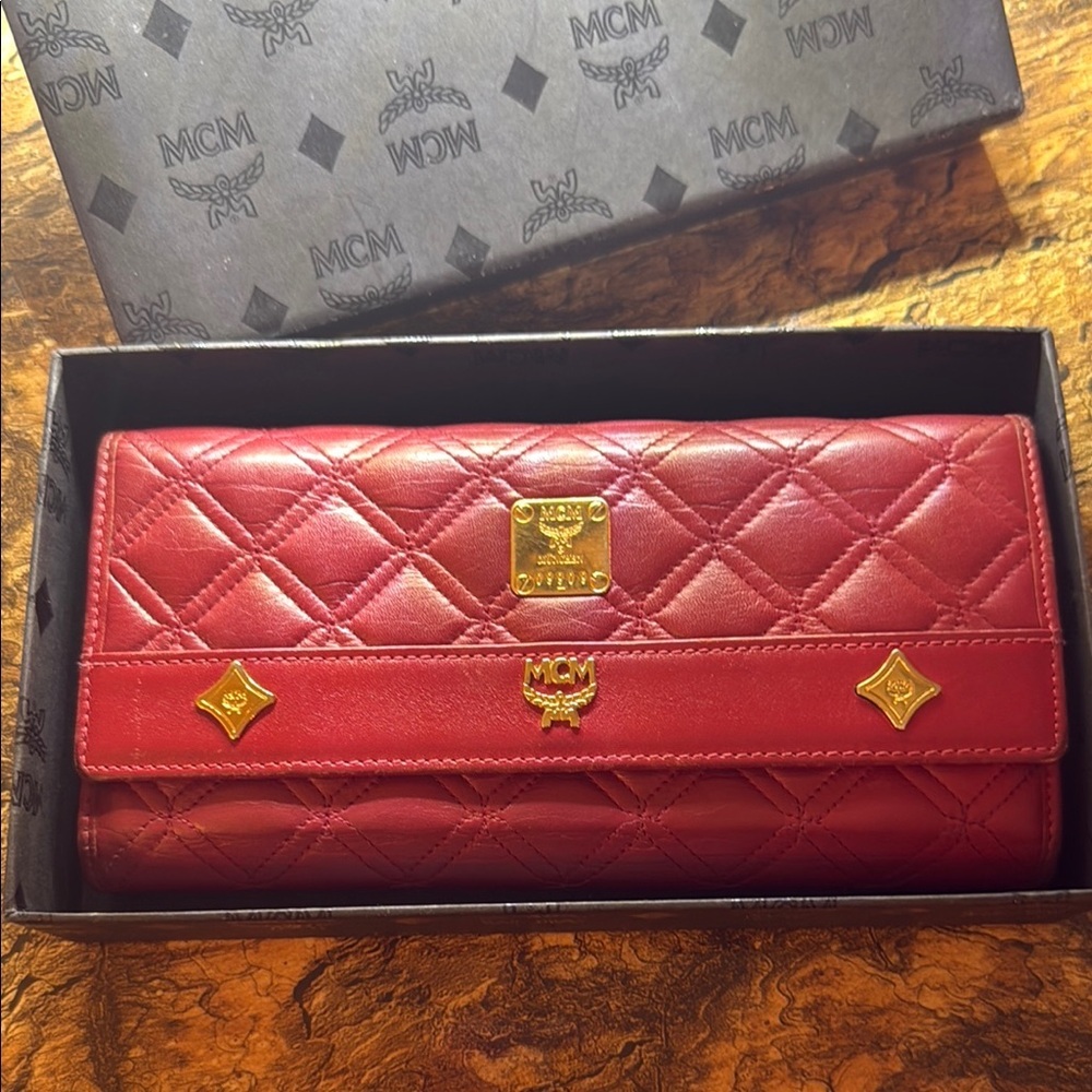 MCM Red Quilted Leather Wallet LIKE NEW NO CALLOUTS - Picture 2 of 15